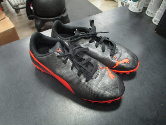Used Puma Turf / Indoor Soccer Shoes Size 3C
