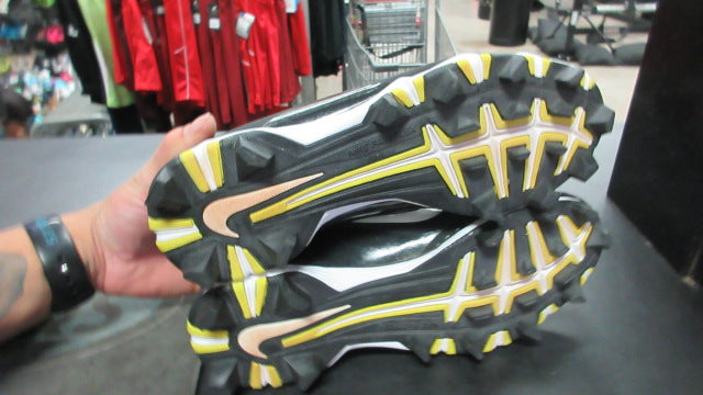 Load image into Gallery viewer, Used Nike Fastflex Size 8.5 Cleats
