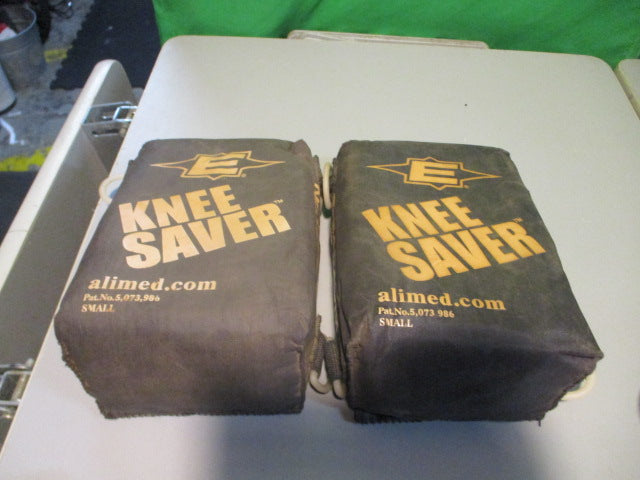 Load image into Gallery viewer, Used Easton Catchers Knee Savers
