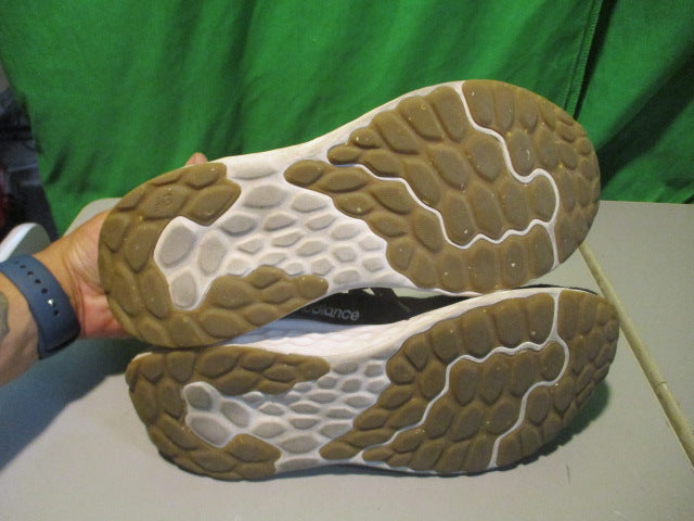 Load image into Gallery viewer, Used New Balance Fresh Foam Arishi v4 Size 8 Running Shoes
