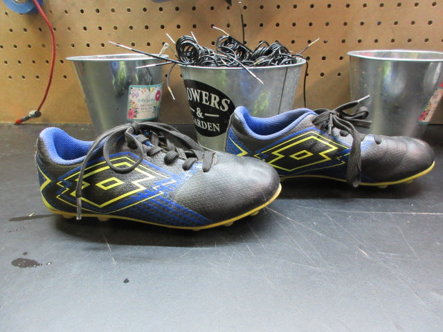 Load image into Gallery viewer, Used Lotto Soccer Cleats - Size 1
