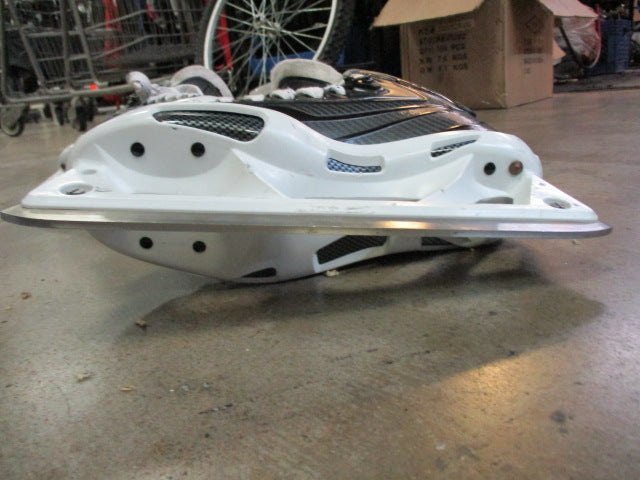 Load image into Gallery viewer, Used CCM 44k Hockey Skates Size 5
