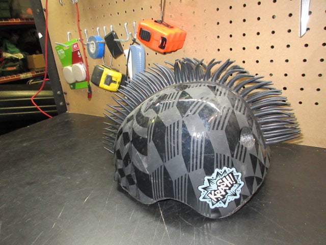 Load image into Gallery viewer, Used Krash Boys' Cube Hurt Hawk Bike Helmet - Size Medium
