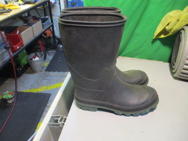Load image into Gallery viewer, Used Black/Green Size 8 Rain Boots
