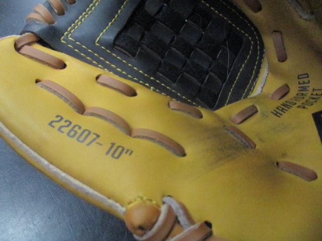 Load image into Gallery viewer, Used Franklin FieldMaster 10" Baseball Glove
