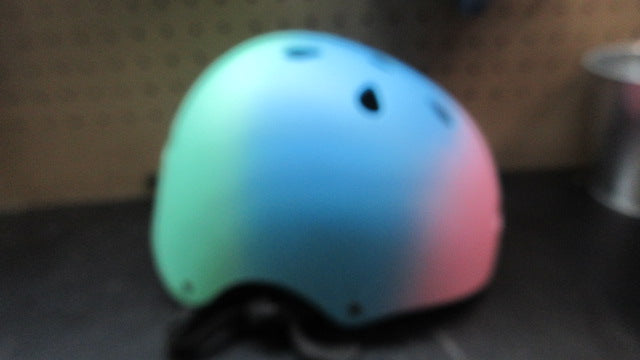 Load image into Gallery viewer, Used Bicycle Helmet - Size Medium
