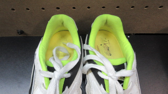 Load image into Gallery viewer, Used Mizuno Women's Player's Trainer 2 Softball Turf Shoe - Size 6.5
