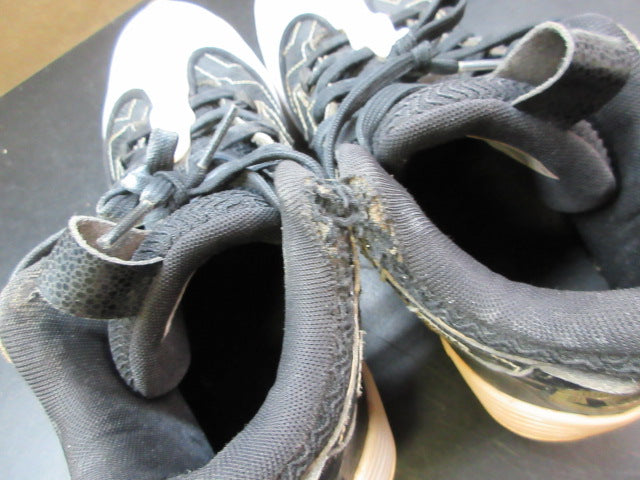 Load image into Gallery viewer, Used Under Armour Harper 9 RM Baseball Cleats - Size Youth 6
