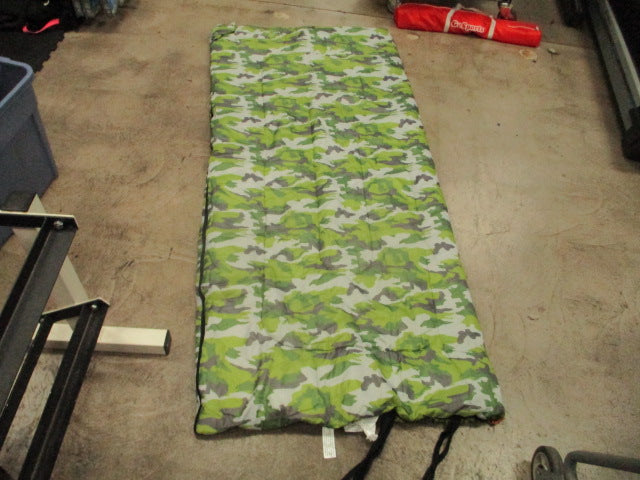 Load image into Gallery viewer, Used Greatland 40 Deg Camo Sleeping Bag
