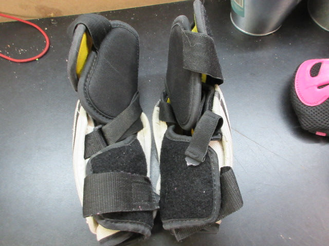Load image into Gallery viewer, Used Bauer Supreme 150 Hockey Elbow Pads - Size Junior Large
