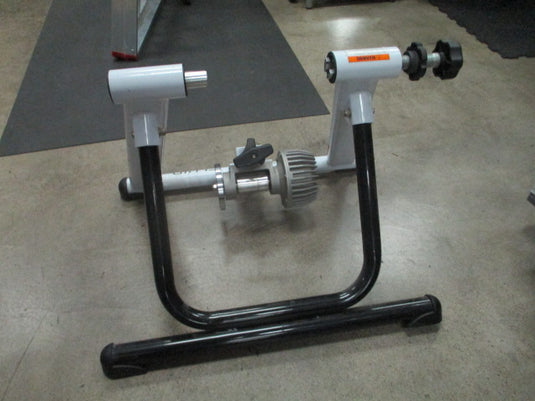 Used Travel Trac Comp Fluid Bike Trainer