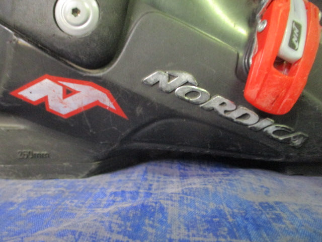 Load image into Gallery viewer, Used Nordica GP T3 Super Downhill Skit Boots Youth Size 22.0
