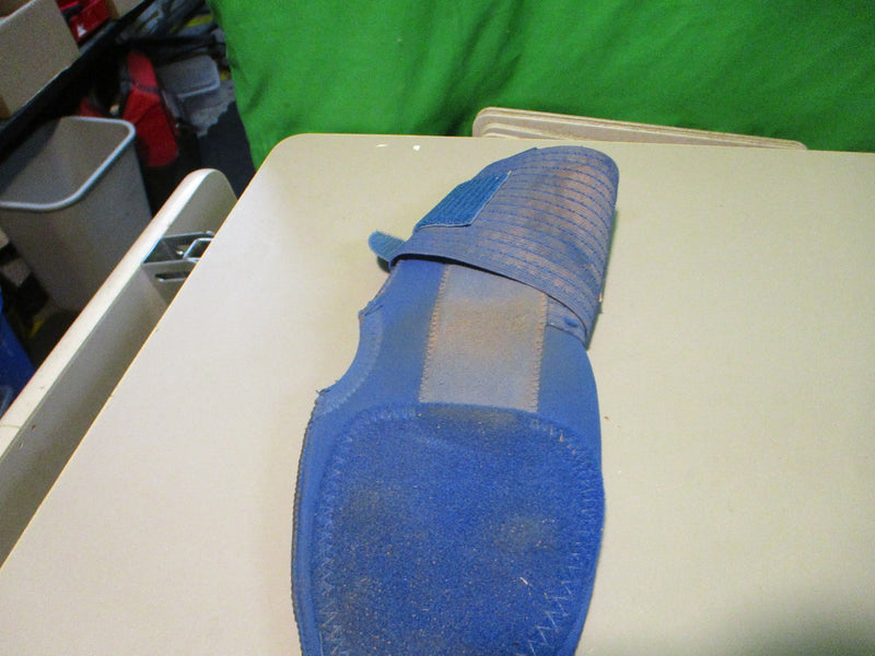 Load image into Gallery viewer, Used Evo Shield Baseball Sliding Mitt
