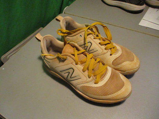 Used New Balance Size 7 Metal Cleats