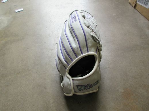 Load image into Gallery viewer, New Wilson Siren A500 12.5" Fastpitch Leather Glove - RHT
