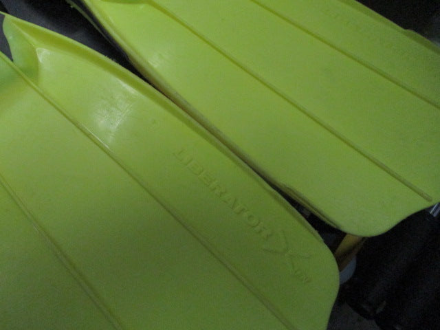 Load image into Gallery viewer, Used Tusa Liberator Xten Fins in Yellow No Size Found
