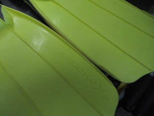Used Tusa Liberator Xten Fins in Yellow No Size Found