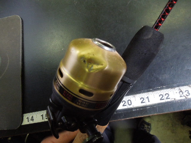 Load image into Gallery viewer, Used Ugly Stik Dock Runner Fishing Pole and Daiwa Reel Combo - 36"
