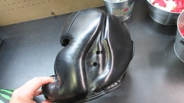 Load image into Gallery viewer, Used Tworiver Martial Arts Headgear
