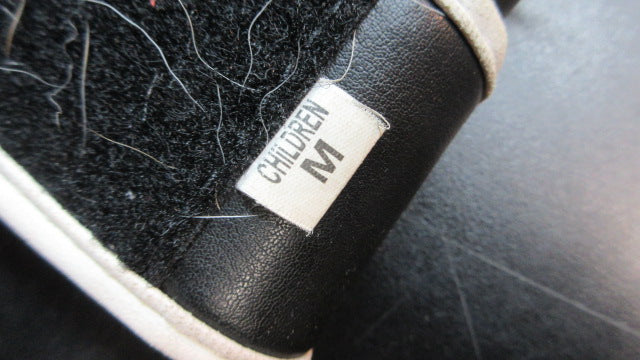 Load image into Gallery viewer, Used ATA Combat MMA Gloves - Size Medium
