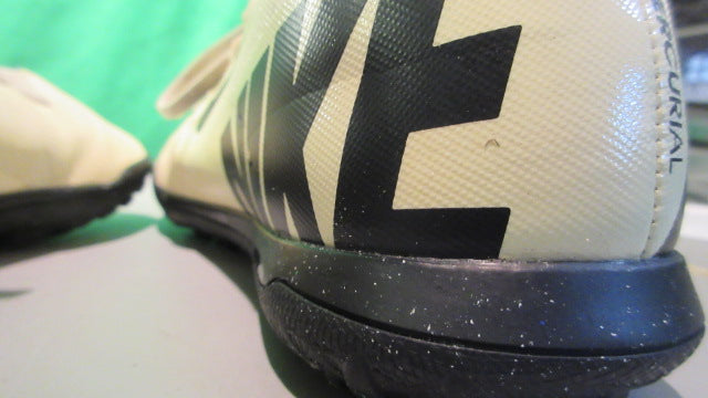 Load image into Gallery viewer, Used Nike Mercurial Superfly 9 Club Youth 2.5Y Indoor Soccer Turf Cleats

