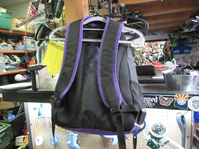 Load image into Gallery viewer, Used Athletico Baseball Backpack
