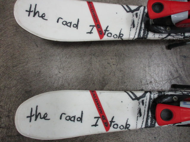 Load image into Gallery viewer, Used Salomon Youth 111cm Downhill Skis
