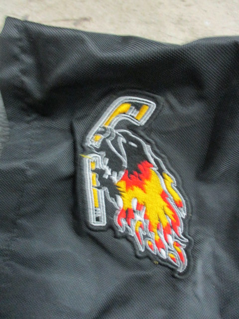 Load image into Gallery viewer, Used Bauer Senior Medium Street Hockey Breezers
