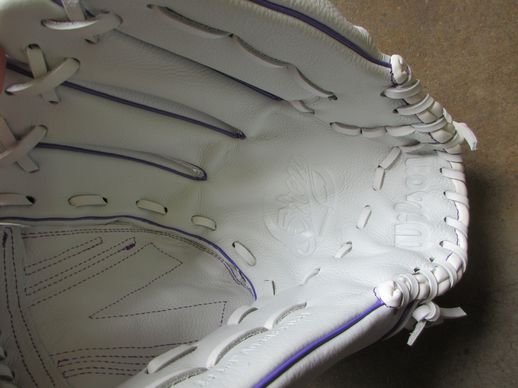 Load image into Gallery viewer, New Wilson Siren A500 12.5" Fastpitch Leather Glove - RHT

