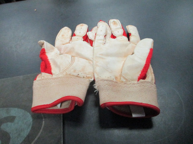 Load image into Gallery viewer, Used Marucci Size Youth Batting Gloves
