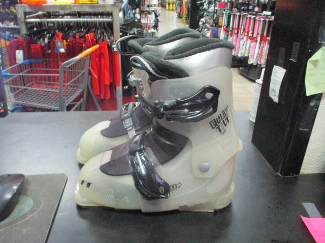 Load image into Gallery viewer, Used Full Tilt Adjustable Downhill Boots Size 4-6.5
