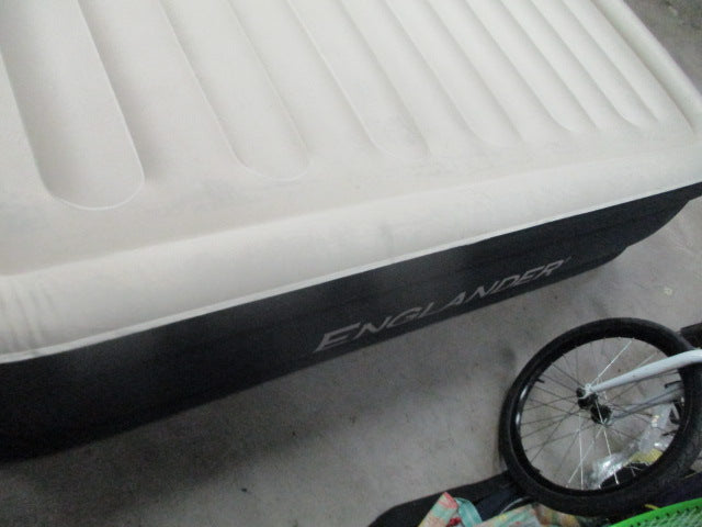 Load image into Gallery viewer, Used Englander First Ever Microfiber Air Mattress With Built In Pump Queen
