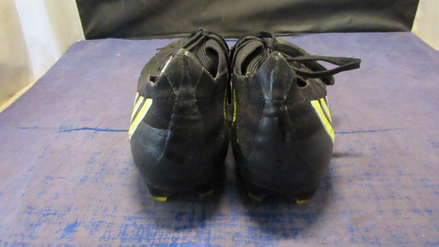 Load image into Gallery viewer, Used Adidas Predator Soccer Cleats Youth Size 5.5 - wear
