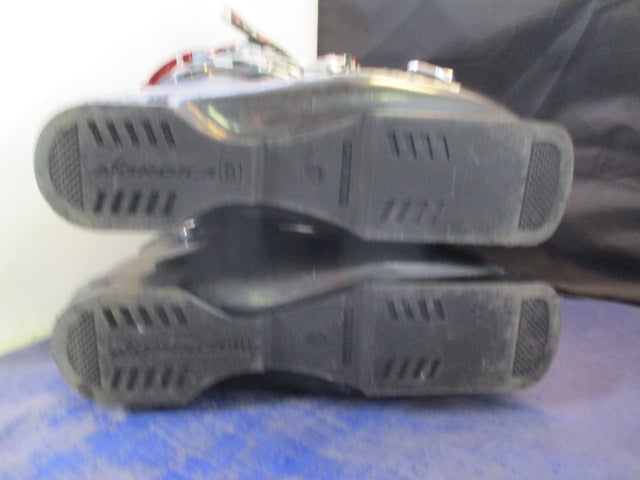 Load image into Gallery viewer, Used Nordica Dobermann Team 70 Ski Boots Size 6
