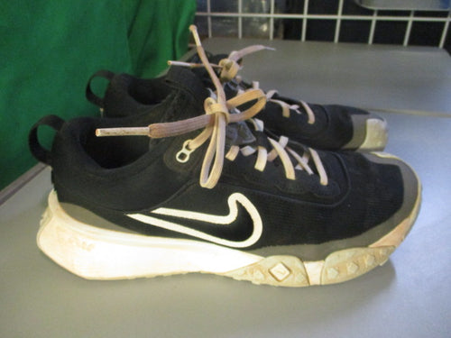 Used Nike Turf Cleats Size 8
