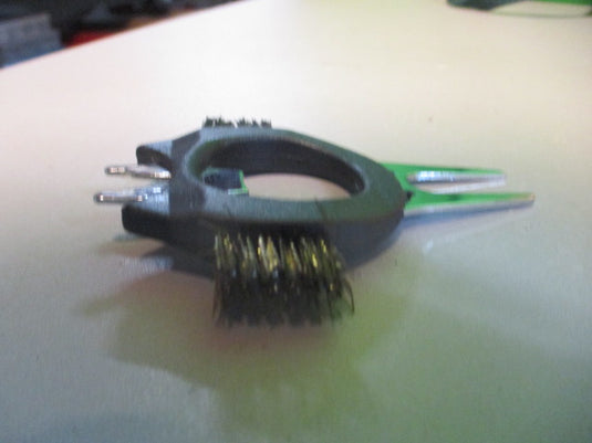Used  Multi-Function Golf Fork Divot Repair Tool Putting Cleaning Brush Cleaner