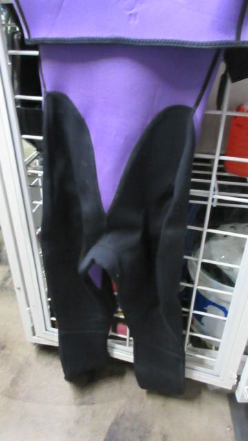 Load image into Gallery viewer, Used Body Glove Bad Betty 2 Piece Wet Suit Womens Size 5/6
