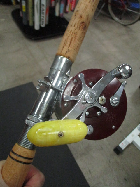 Load image into Gallery viewer, Used Custom 6'6" Deep see Rod With PENN Peer # 309 Reel
