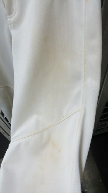 Load image into Gallery viewer, Used Under Armour Open Bottom Pants Youth Size Large - wear &amp; stains
