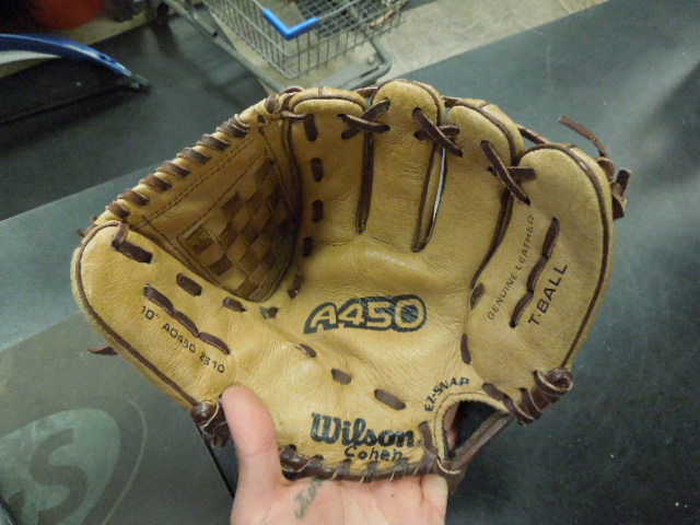 Load image into Gallery viewer, Used Wilson A450 RHT 10" Baseball/Softball Glove
