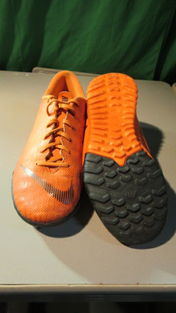 Load image into Gallery viewer, Used Nike MercurialX VaporX 12 Club TF &#39;Total Orange&#39; Indoor Soccer Cleats Y5
