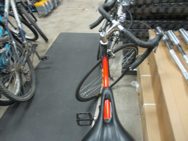 Load image into Gallery viewer, Used Raleigh Seven Hundred Comp 26&quot; 18 Speed Road Bike
