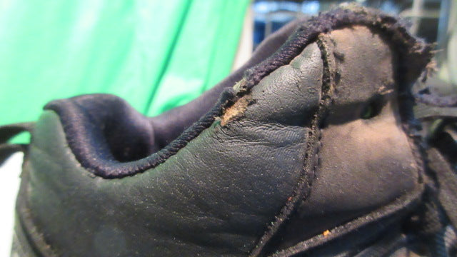 Load image into Gallery viewer, Used Rawlings Curve Mid Youth 2.5 Cleats - Some Worn
