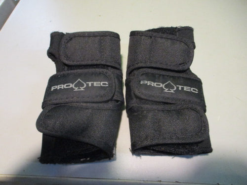 Used Pro Tec Youth Small Skating Wrist Guards