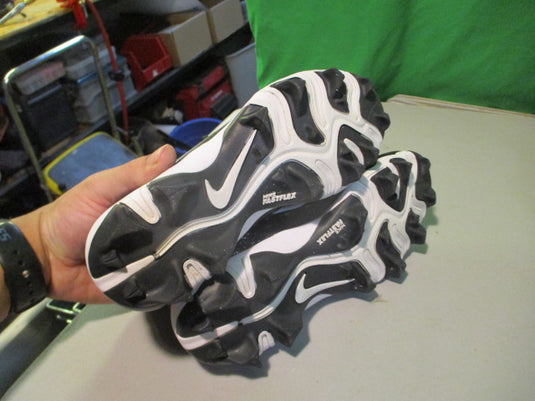 Used Nike Size Youth 2 Baseball Cleats