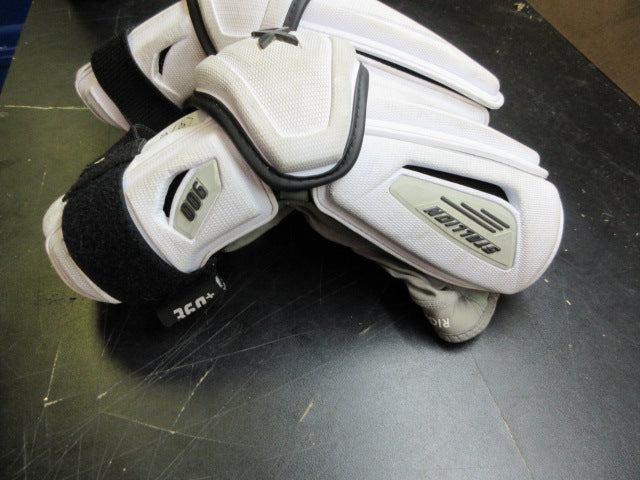 Load image into Gallery viewer, Used STX Stallion 500 Lacrosse Elbow Guards - Size Large

