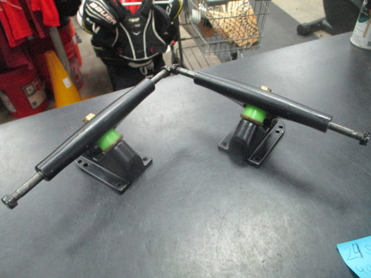 New SKATEBOARD TRUCKS Set of 2 Black