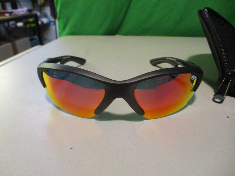 Load image into Gallery viewer, Used Polarized Sunglasses UV400 W/ Extra Lens
