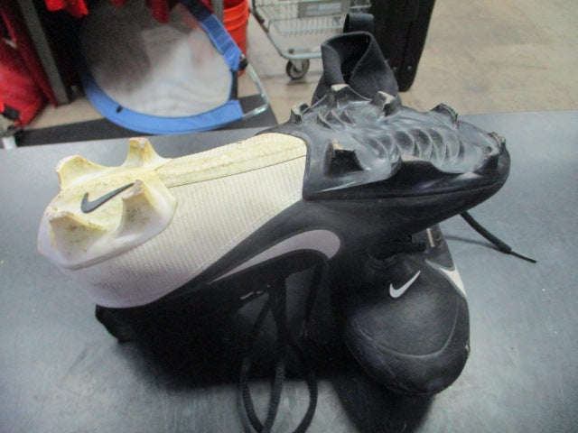 Load image into Gallery viewer, Used Nike Vapor Football Cleats Size 7.5
