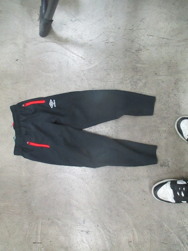 Load image into Gallery viewer, Used Umbro Youth Small Soccer Sweats
